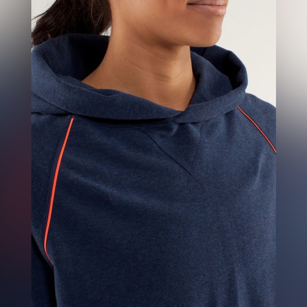 Lululemon Please Me Cropped d Pullover Size 6 Navy Great Condition - Picture 5 of 13